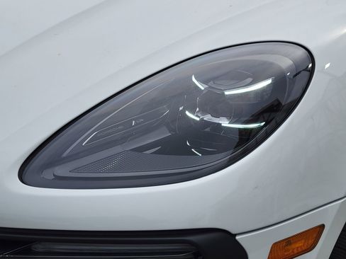 New 2025 Porsche Macan S AWD/4WD image 32