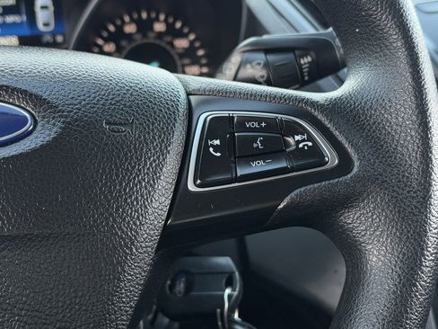 Used 2018 Ford Escape SE image 16