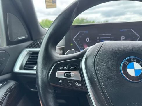Used 2025 BMW X5 xDrive50e AWD/4WD image 16