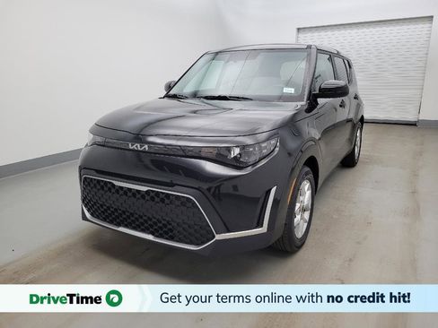 Used 2025 Kia Soul LX image 1