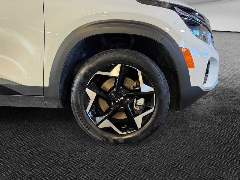 Certified 2025 Kia Seltos S AWD/4WD image 11