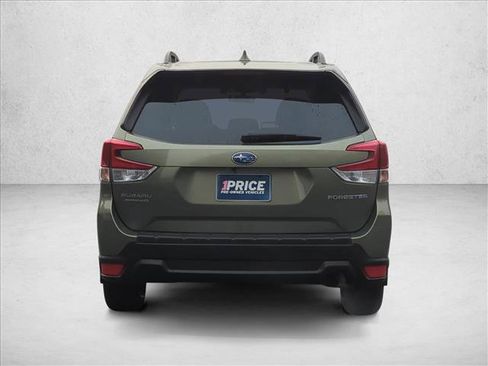 Used 2020 Subaru Forester Premium image 6