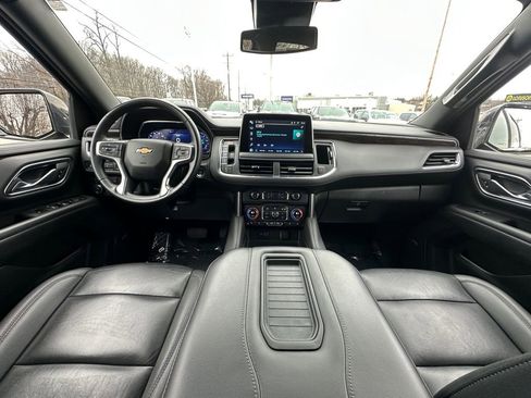 Used 2024 Chevrolet Suburban LT image 17