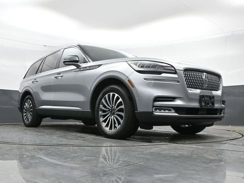 Used 2021 Lincoln Aviator Reserve w/ Elements Package Plus AWD/4WD image 24
