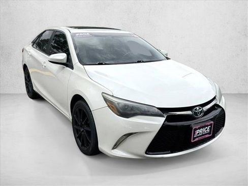 Used 2015 Toyota Camry XSE FWD image 3