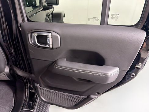 Used 2023 Jeep Wrangler Unlimited Sahara w/ Cold Weather Group AWD/4WD image 29