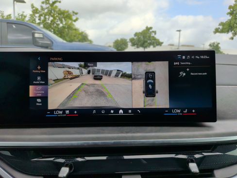 Certified 2026 BMW X7 xDrive40i w/ M Sport Package AWD/4WD image 18