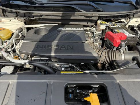 Used 2023 Nissan Rogue S image 22