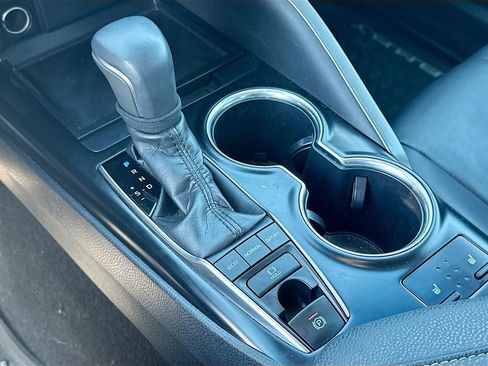 Used 2018 Toyota Camry XSE image 16