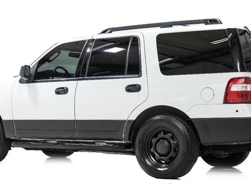 Used 2015 Ford Expedition XL RWD image 4