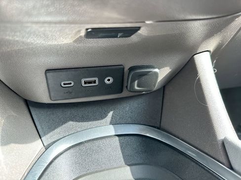 Used 2020 Chevrolet Malibu LT image 32