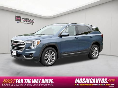 Used 2024 GMC Terrain SLT AWD/4WD image 3