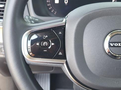 Certified 2023 Volvo XC90 T8 Plus w/ Protection Package Premier AWD/4WD image 15
