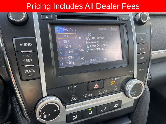 Used 2014 Toyota Camry SE w/ Moonroof Package FWD image 32
