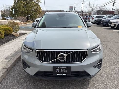 Used 2025 Volvo XC40 B5 Plus AWD/4WD image 8