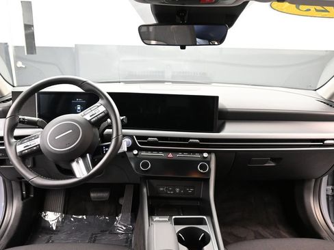 Used 2025 Hyundai Sonata SEL FWD image 10