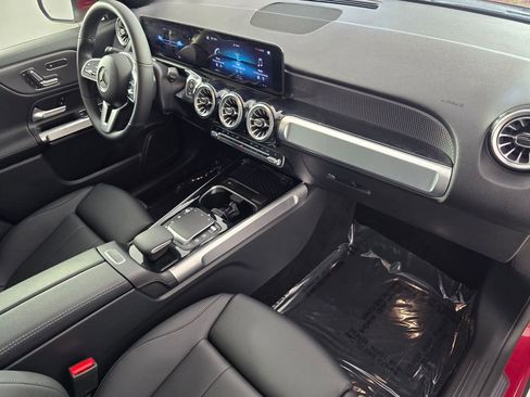 Certified 2022 Mercedes-Benz GLB 250 image 30
