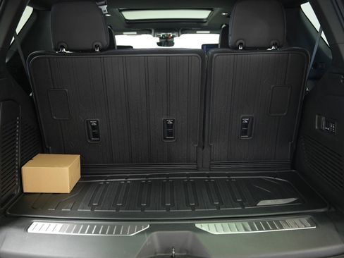 New 2026 GMC Yukon Denali w/ Denali Reserve Package AWD/4WD image 15
