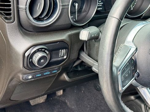 Used 2023 Jeep Wrangler Unlimited Sahara w/ Cold Weather Group AWD/4WD image 11