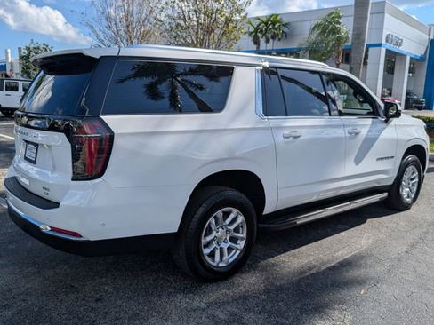 Used 2026 Chevrolet Suburban LT image 16