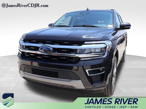 Used 2024 Ford Expedition Limited AWD/4WD image 3