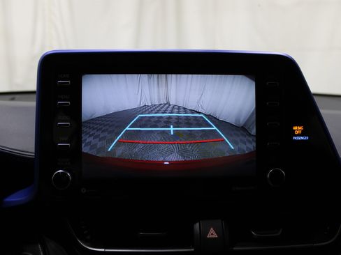 Used 2021 Toyota C-HR XLE image 18