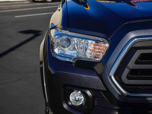 Certified 2021 Toyota Tacoma SR5 image 12