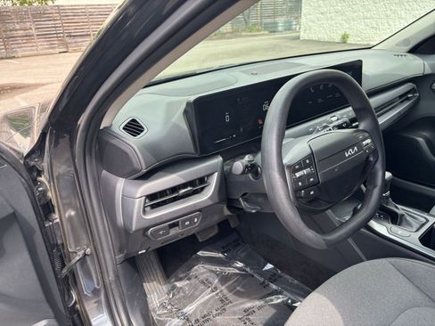 Used 2025 Kia K4 FWD image 34