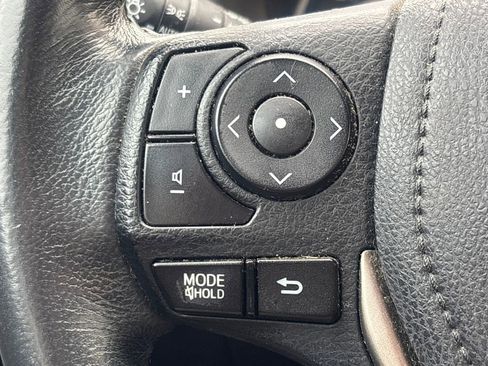 Used 2014 Toyota RAV4 Limited w/ Technology Package image 15