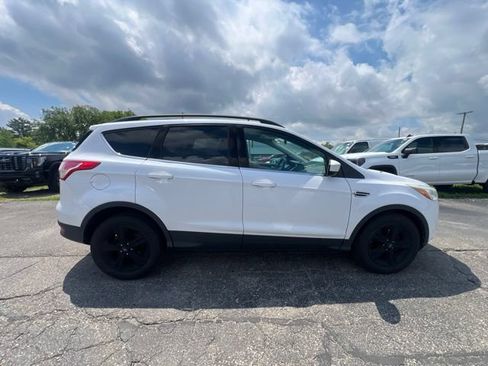 Used 2015 Ford Escape SE w/ Equipment Group 201A FWD image 4