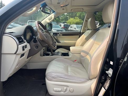 Used 2017 Lexus GX 460 Premium w/ Premium Package AWD/4WD image 23