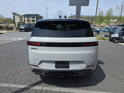 Used 2024 Land Rover Range Rover Sport Dynamic SE image 6