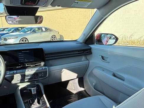Used 2025 Hyundai Kona SEL image 35