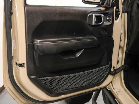 Used 2022 Jeep Wrangler Unlimited Sahara AWD/4WD image 36
