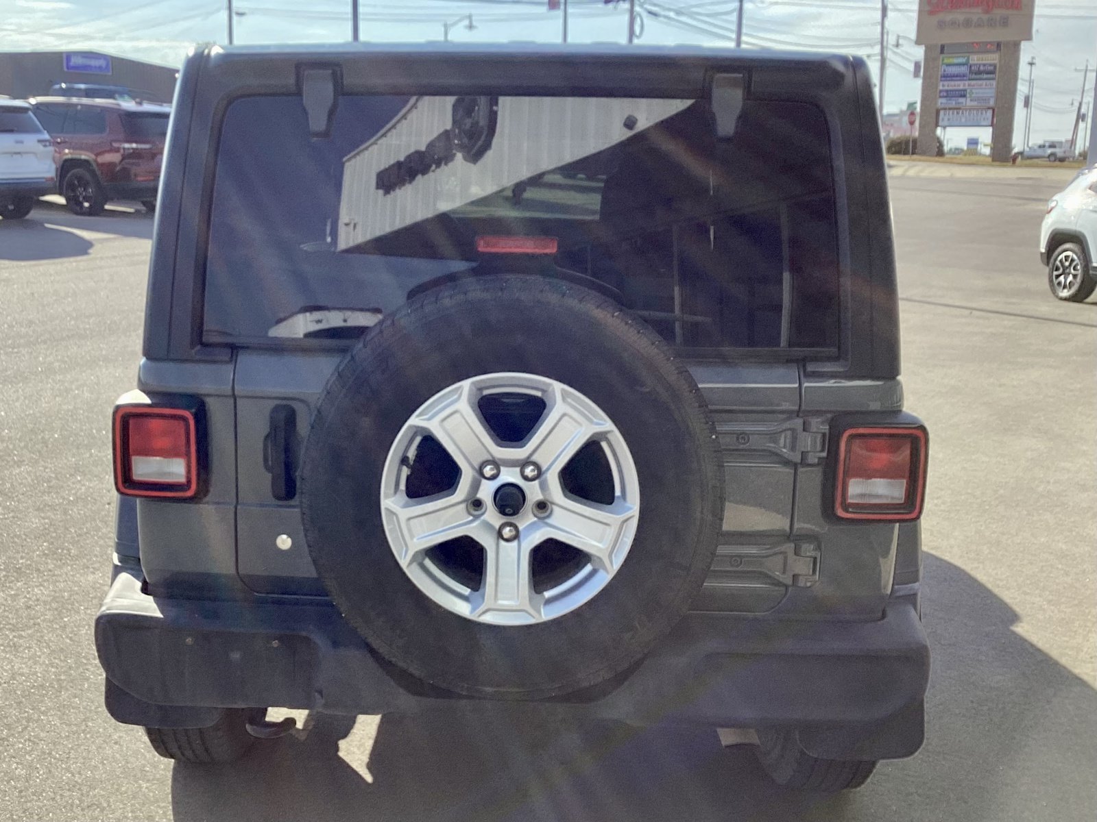 Used 2018 Jeep Wrangler Unlimited Sport S AWD/4WD image 7