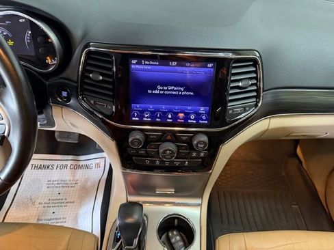 Used 2019 Jeep Grand Cherokee Limited image 17