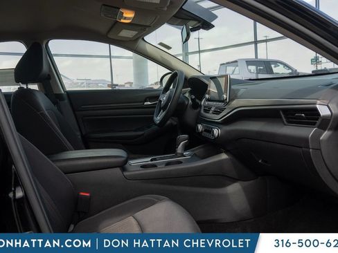 Used 2025 Nissan Altima 2.5 SV AWD/4WD image 23