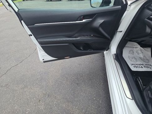 Used 2023 Toyota Camry XSE w/ Navigation Package FWD image 8