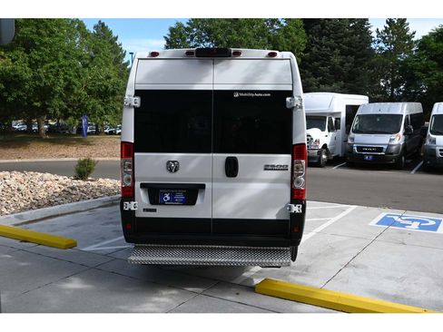 Used 2024 RAM ProMaster 2500 w/ Convenience Group FWD image 7