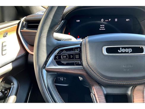 Used 2024 Jeep Grand Cherokee Summit AWD/4WD image 18