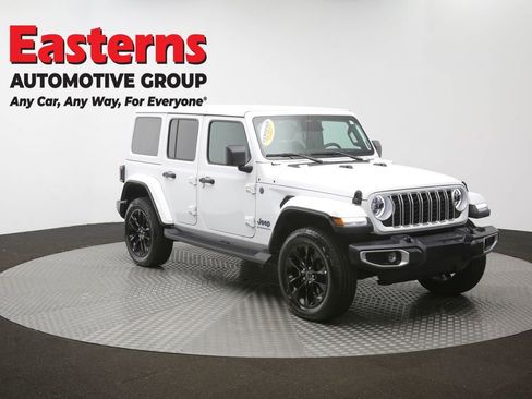 Used 2025 Jeep Wrangler Unlimited Sahara AWD/4WD image 45