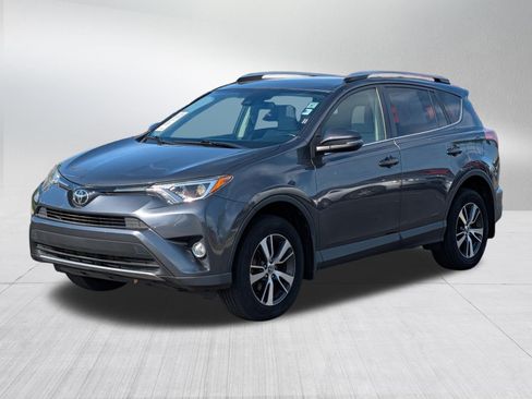 Used 2017 Toyota RAV4 XLE AWD/4WD image 3