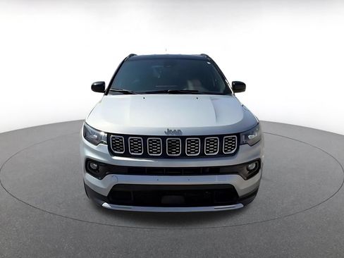 Used 2025 Jeep Compass Limited AWD/4WD image 4