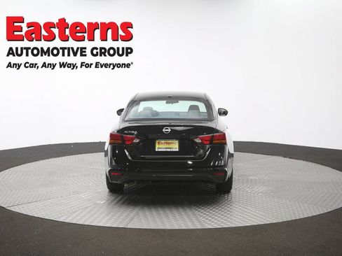 Used 2025 Nissan Altima 2.5 SV FWD image 38