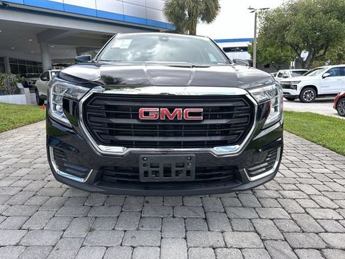 Used 2024 GMC Terrain SLE AWD/4WD image 19