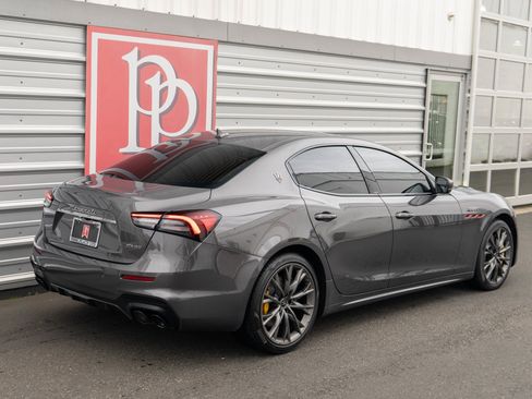 Used 2022 Maserati Ghibli Trofeo image 40