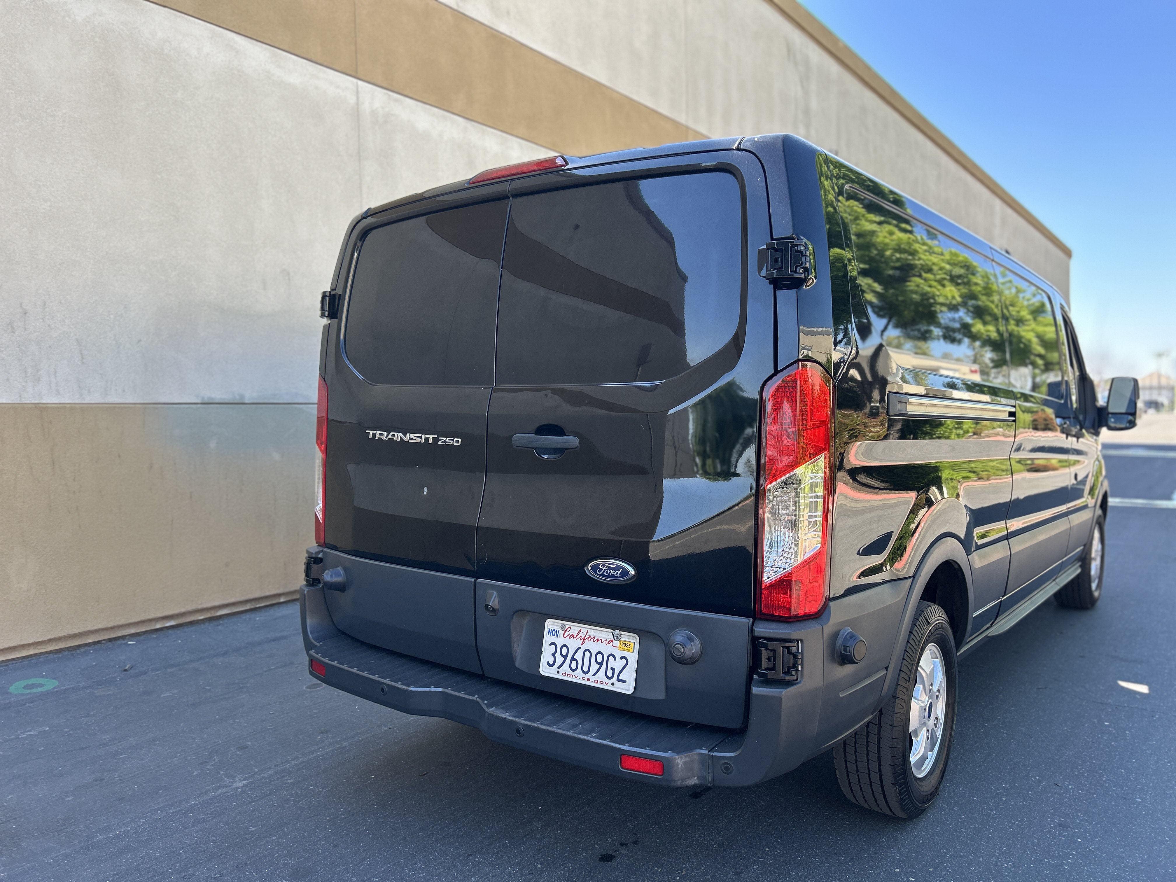 Used 2017 Ford Transit 250 148 Low Roof RWD image 32