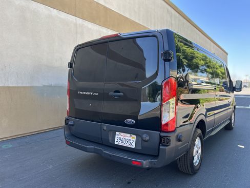 Used 2017 Ford Transit 250 LOW ROOF W/SLIDING SIDE DOOR W image 32