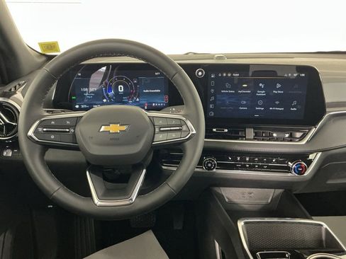 New 2026 Chevrolet Equinox LT w/ Safety and Technology Package AWD/4WD image 17