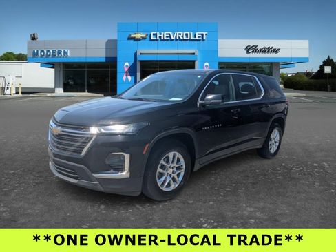 Used 2023 Chevrolet Traverse LS FWD image 1